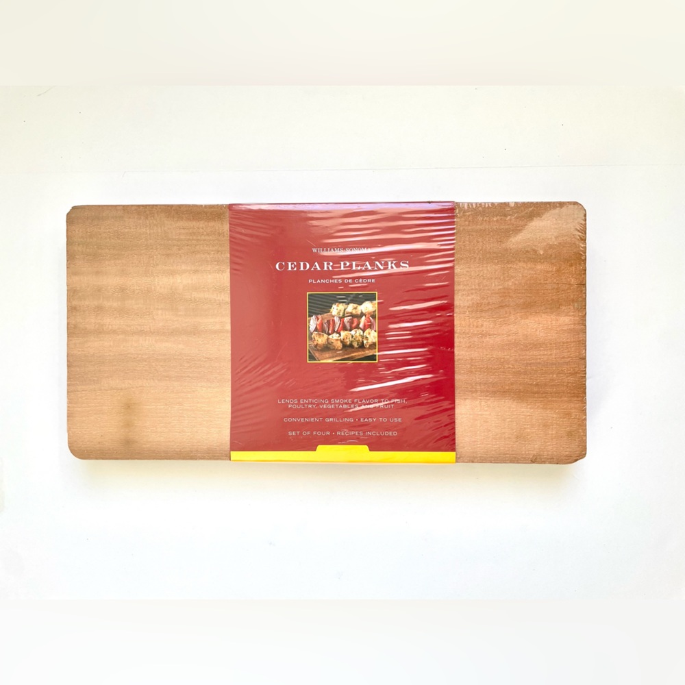Williams Sonoma set of 4 Cedar Grilling Planks. Sealed, and NWT.